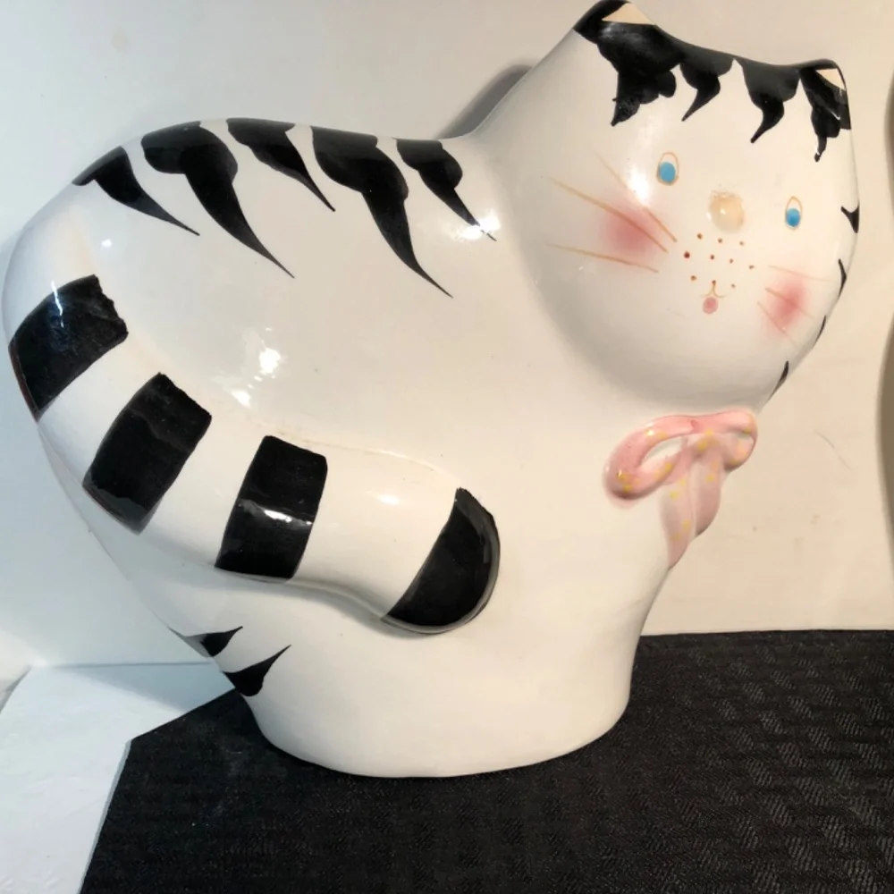 Big ! Set of 2 Vintage Cat 🐈 Figures black & white ceramic Super Cute
